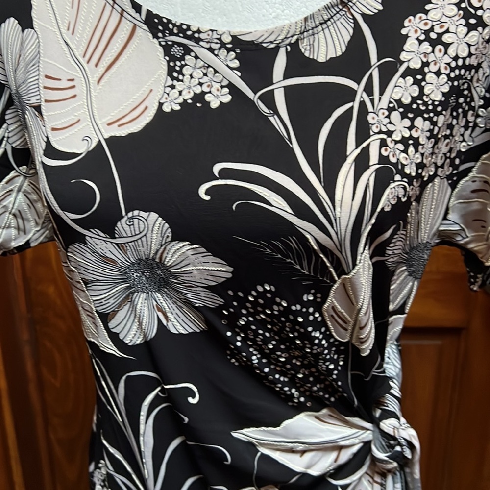 Dress - Picture 2 of 4